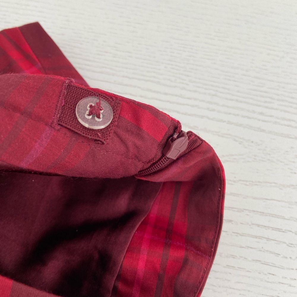 Children’s Place Classic Red Plaid Skirt Sequin Rose Applique Embellishment Sz 4 - Picture 4 of 9